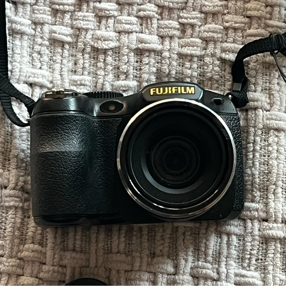 Fujifilm FinePix S2850HD digital Camera for parts